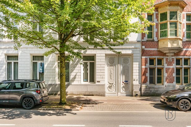 Charmante herenwoning met 5 slk en prachtige stadstuin