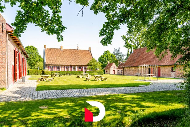 Unieke erfgoedsite “Klokhof Loppem” met uitzonderlijk potentieel in een groene omgeving