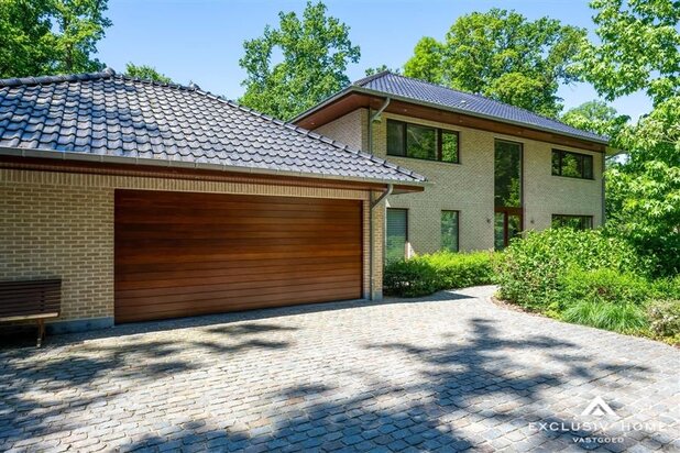 Hedendaagse villa in exclusieve woonwijk Bois du Strihoux