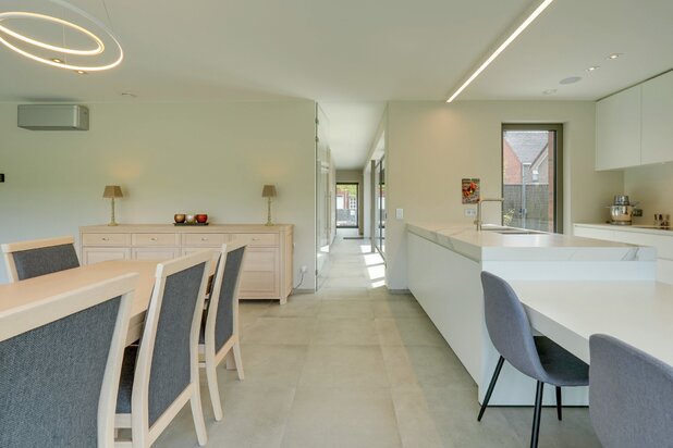 Maison de plain-pied luxueuse avec 3 chambres