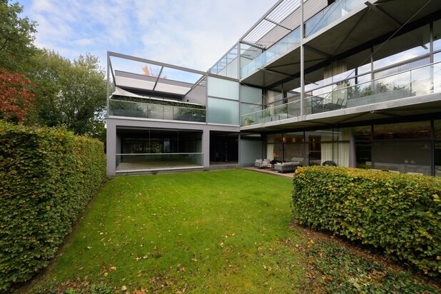 Exclusieve maatwerk-loft met een bewoonbare oppervlakte van 202m², met 2 ruime terrassen te Hasselt.