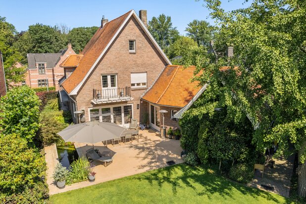 Bijzondere karakteristieke villa op 1.560m² in hartje Oud-Turnhout 