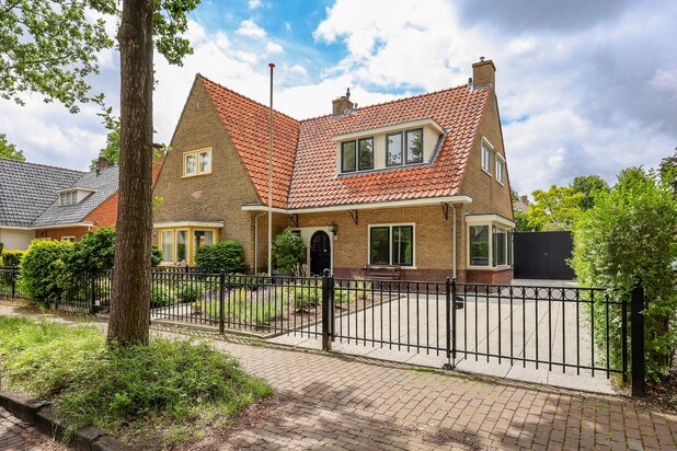 Villa a vendre a LAREN avec reference 19511969611