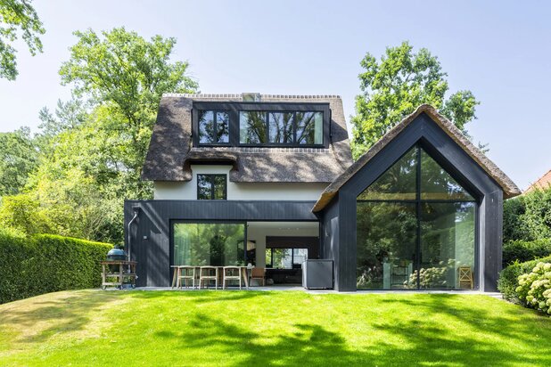 Villa lumineuse avec jardin, 3 chambres et 3 places de parking