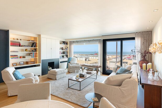 EXCLUSIF : Spacieux appartement avec vue frontale sur la mer