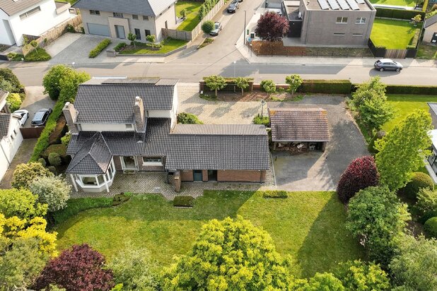 Rustig gelegen villa op 1.500 grond dichtbij Wevelgem!
