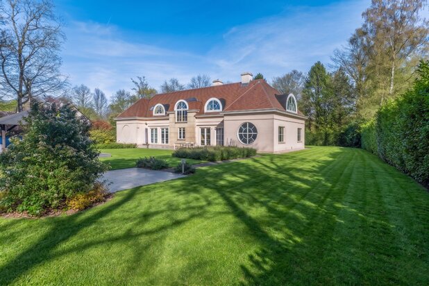 Statige luxevilla met absolute privacy op toplocatie te Belsele