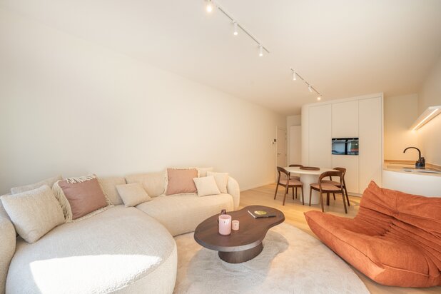 Appartement luxueux rénové au rez-de-chaussée, idéalement situé dans l'avenue Parmentier à Knokke