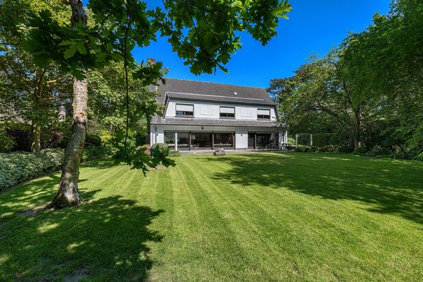 Exclusieve villa in het Zoute, rustig gelegen nabij de Boslaan op 1.704 m2