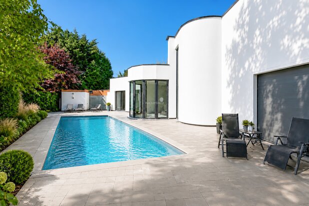 VILLA LUMINEUSE A FINALISER SELON VOS ENVIES