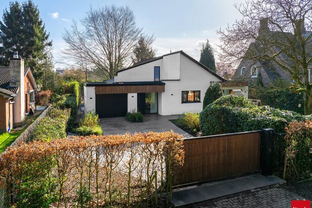 Stijlvolle, energiezuinige woning met rondom heerlijke tuin 