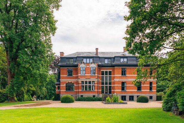 Eikendael Estate: Cottage-Style Château on 107.000m²