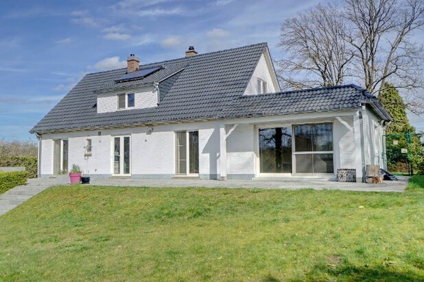 Villa van 262m² op 12 are met uitzicht over vallei 'Schoonzicht'