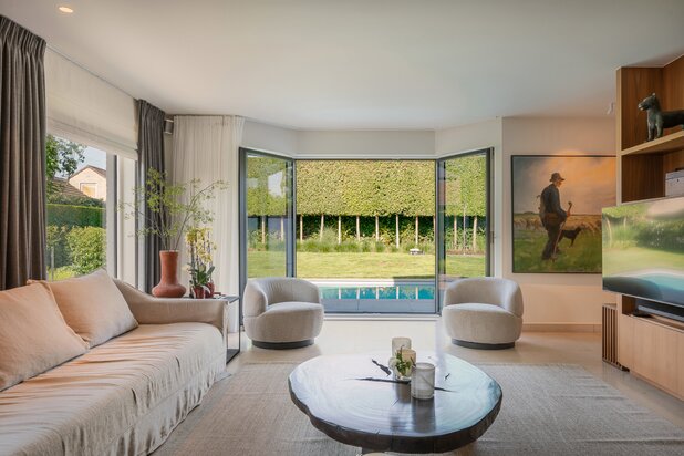 KNOKKE-Schitterende, volledig gerenoveerde villa met zwembad