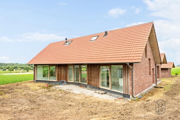 Unieke architectenwoning met prachtige verzichten