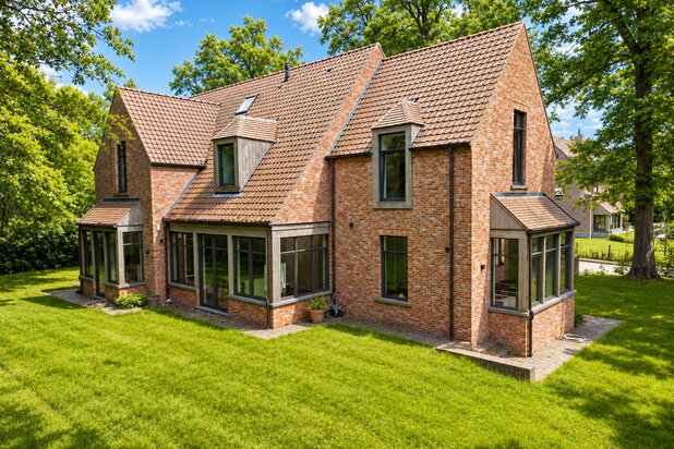 Exclusieve villa met zicht op het Kluisbos