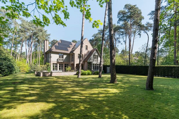 Klassevolle, instapklare villa met uitzonderlijke privacy