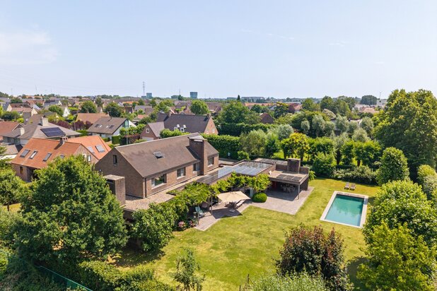 Architecturale villa met zwembad aan Sterrebos - Rumbeke