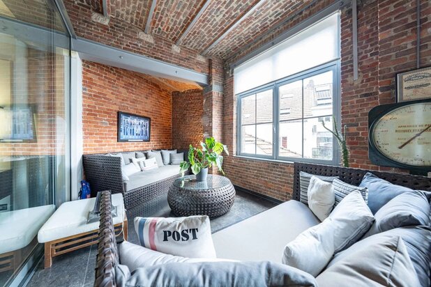 ST-CATHERINE - BEAUTIFUL FURNISHED LOFT 2 BEDROOMS with 2 parking spaces