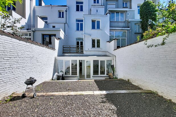 Elegant Art Nouveau house in a pleasant residential neighborhood