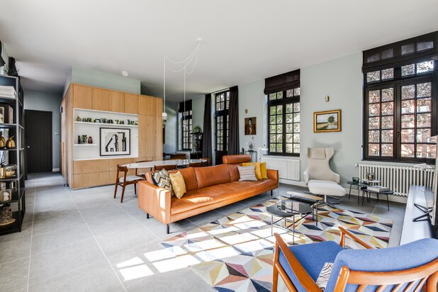 High-End Designer Apartment with Parking and Storage Room