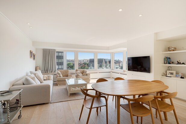 Stijlvol appartement op centrale locatie aan het Burgemeester Frans Desmedtplein.