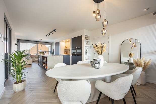 HIGH-END APPARTEMENT MET 2 TERRASSEN