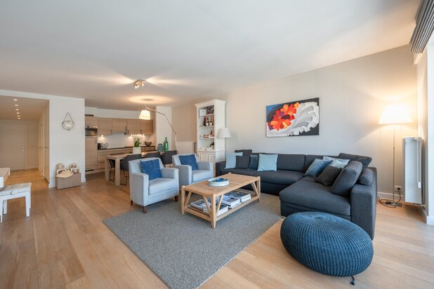 Ruim en instapklaar appartement met drie slaapkamers, centraal gelegen in Knokke.
