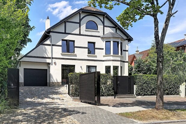 Prins van Oranje: Sublieme villa volledig gerenoveerd