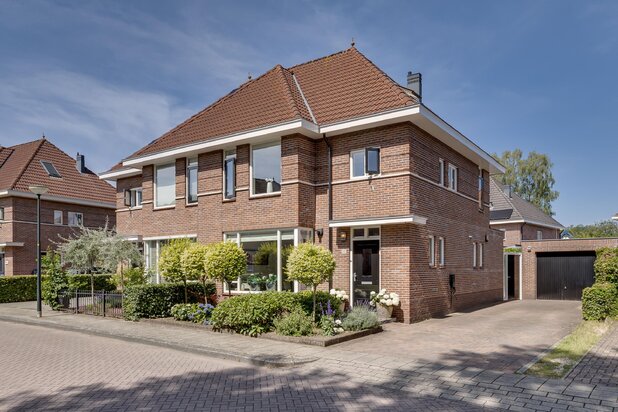 Villa te koop in Apeldoorn met referentie 19111575790