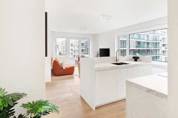 Turnkey corner apartment located in Leopold Avenue at a few steps from the seafront and the commercial centre
