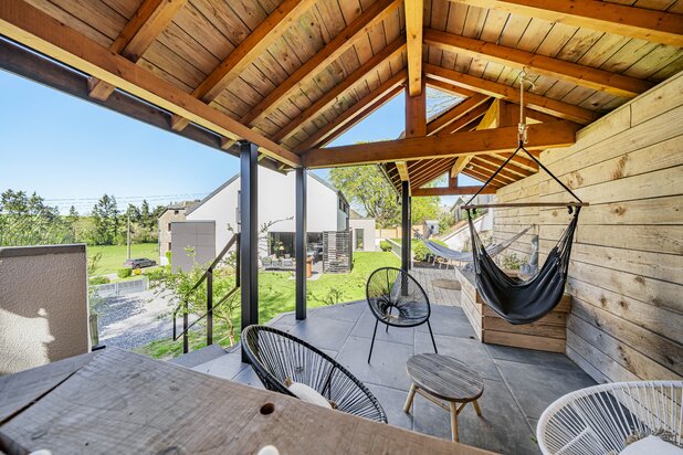 Contemporary 5-bedroom villa with a wellness area in Cobru