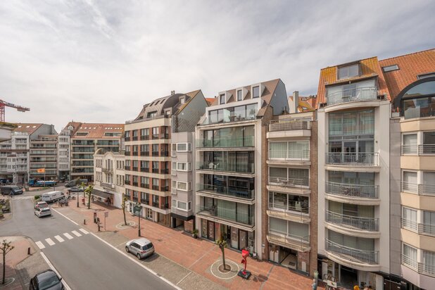 A bright, 3-bedroom flat on Dumortierlaan