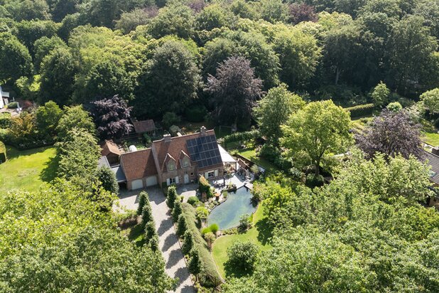 Prachtige woning in het groen met zwemvijver