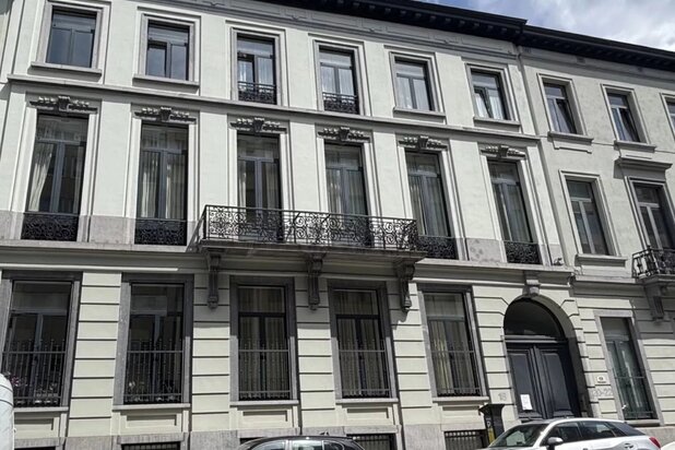 Spacieux appartement duplex avec terrasse à Bruxelles