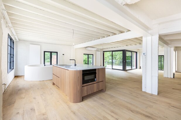 Exclusieve loft van 430 m² in voormalige potloodfabriek