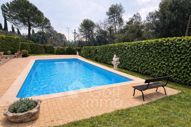 Vallbone villa 4 pieces avec une piscine