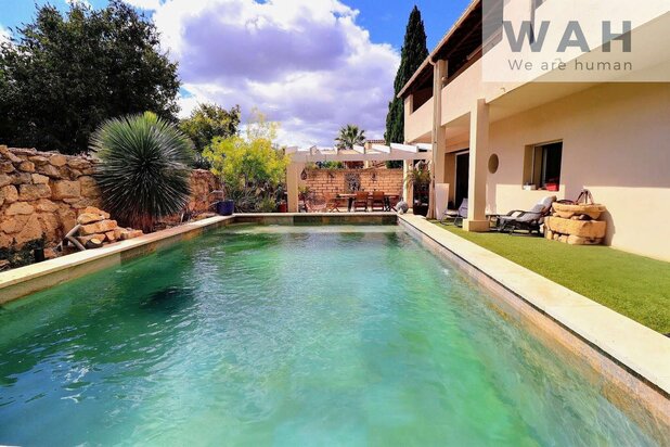 MAISON DE 6 PIECES SUR TERRAIN DE 475 M2 AVEC PISCINE - 3413