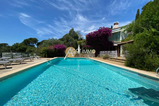 Villa vue mer de 270m2 garage et piscine