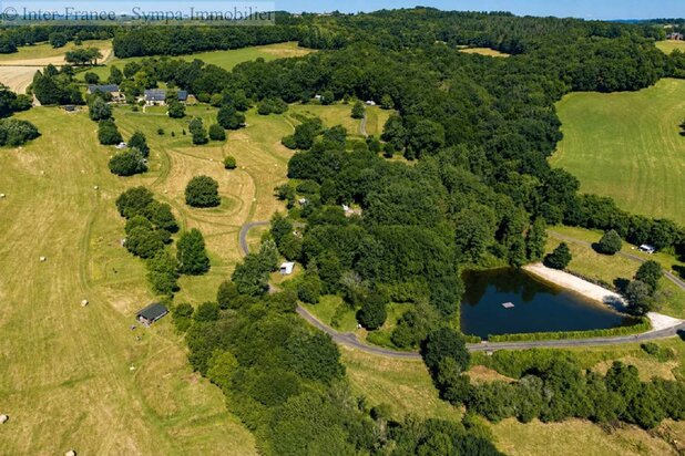 Camping à vendre à Eyburie – 15 pièces