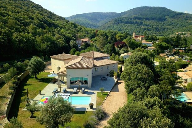 Maison individuelle à vendre à Lamalou Les Bains – 4 chambres – 240 m²