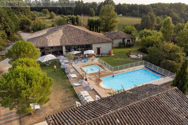 camping à vendre à PUYCELSI – 30 pièces – 120 000 m²