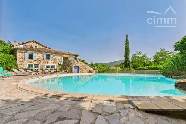 Maison à vendre à Molières-sur-Cèze – 11 chambres – 500 m²