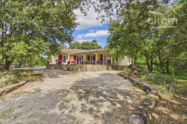 Maison individuelle à vendre à Payzac – 10 chambres – 326 m²