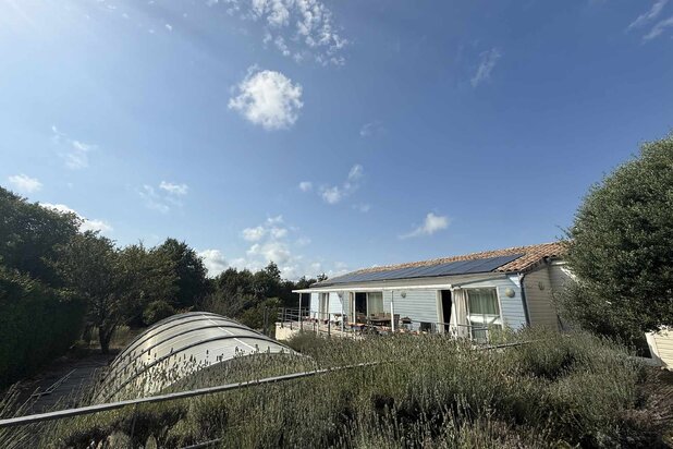 chambres d hotes ou gite Vente à MARENNES – 9 pièces – 3 900 m² terrain