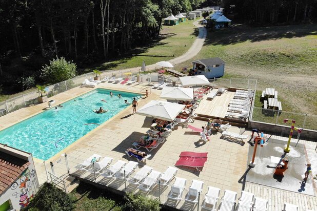 Camping à vendre à Perigueux – 30 pièces – 55 000 m²