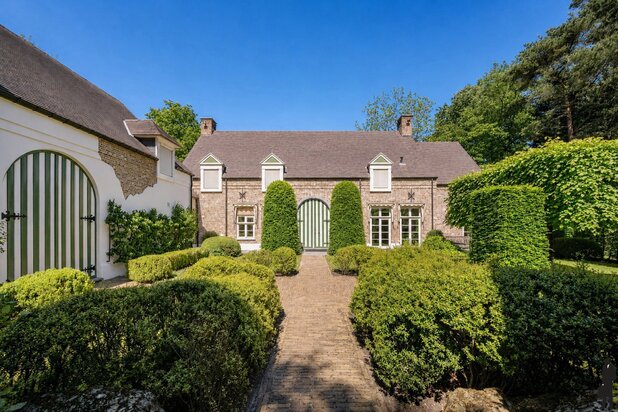 Op absolute toplocatie gelegen villa!