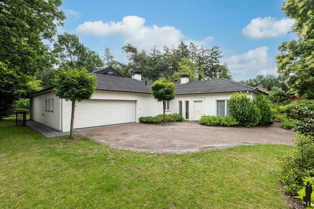 Villa op ca. 1.700 m² in residentiële verkaveling “De Lint”
