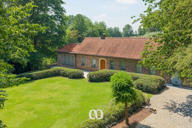 Charmante woning op meer dan 3.000 m² met uniek uitzicht in Maarkedal