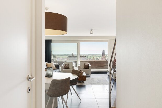 Ruim Duplex appartement op enkele passen van de Zeedijk te Duinbergen